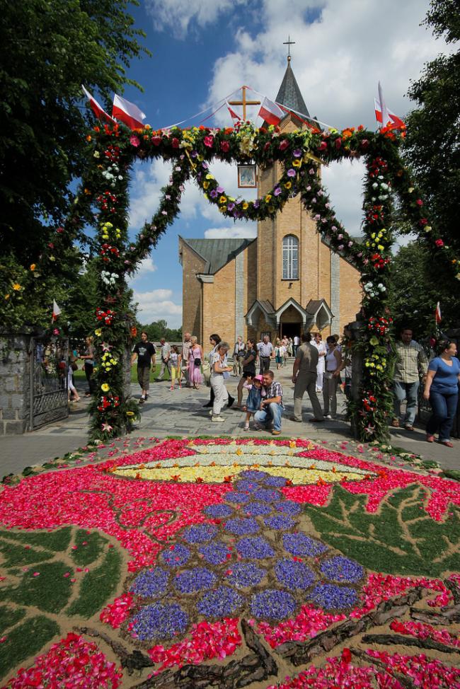 Poland to celebrate Feast of Corpus Christi adorned with flowers Poland to celebrate Feast of Corpus Christi adorned with flowers